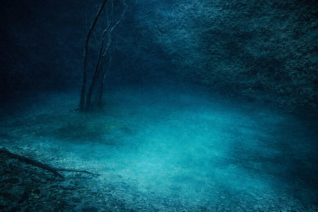 Fenomena sungai bawah laut dengan lapisan air berbeda (halocline) di dasar laut